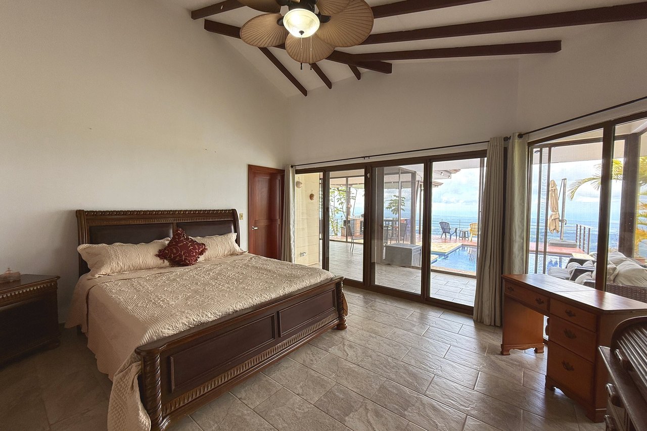 Ocean-View 3-Bedroom Home with 1-Bed Guesthouse, Pool & Spectacular Panoramic Views of Osa Peninsula in Balsar above Ciudad Cortés Costa Rica