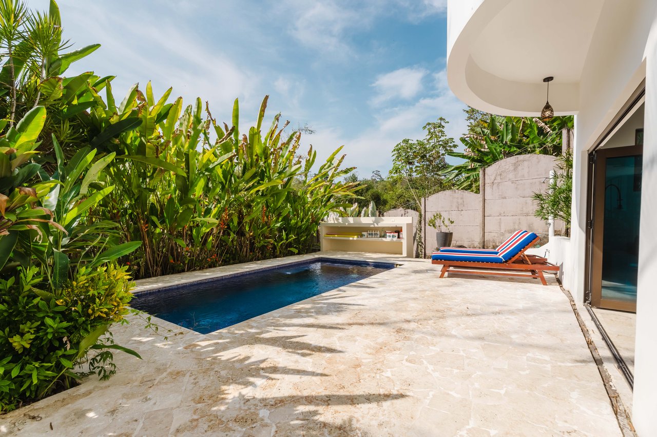 Casa Iguana - Fully Renovated Home Minutes from Marina Pez Vela 