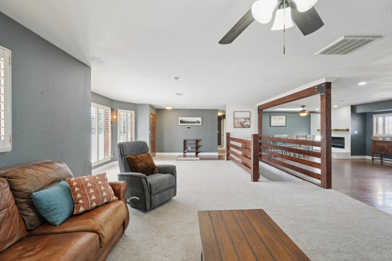 1003 W Camino Al Cielo Dr