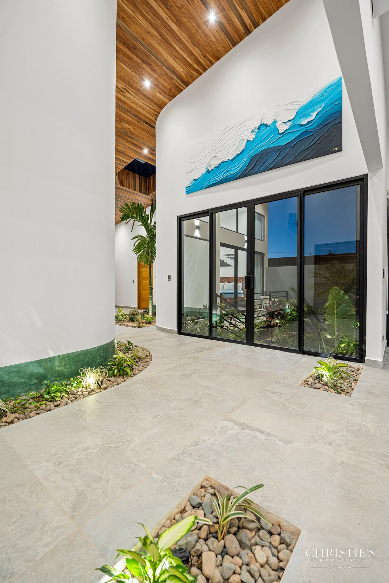 Villa Wahoo a Stunning Beachside Retreat 