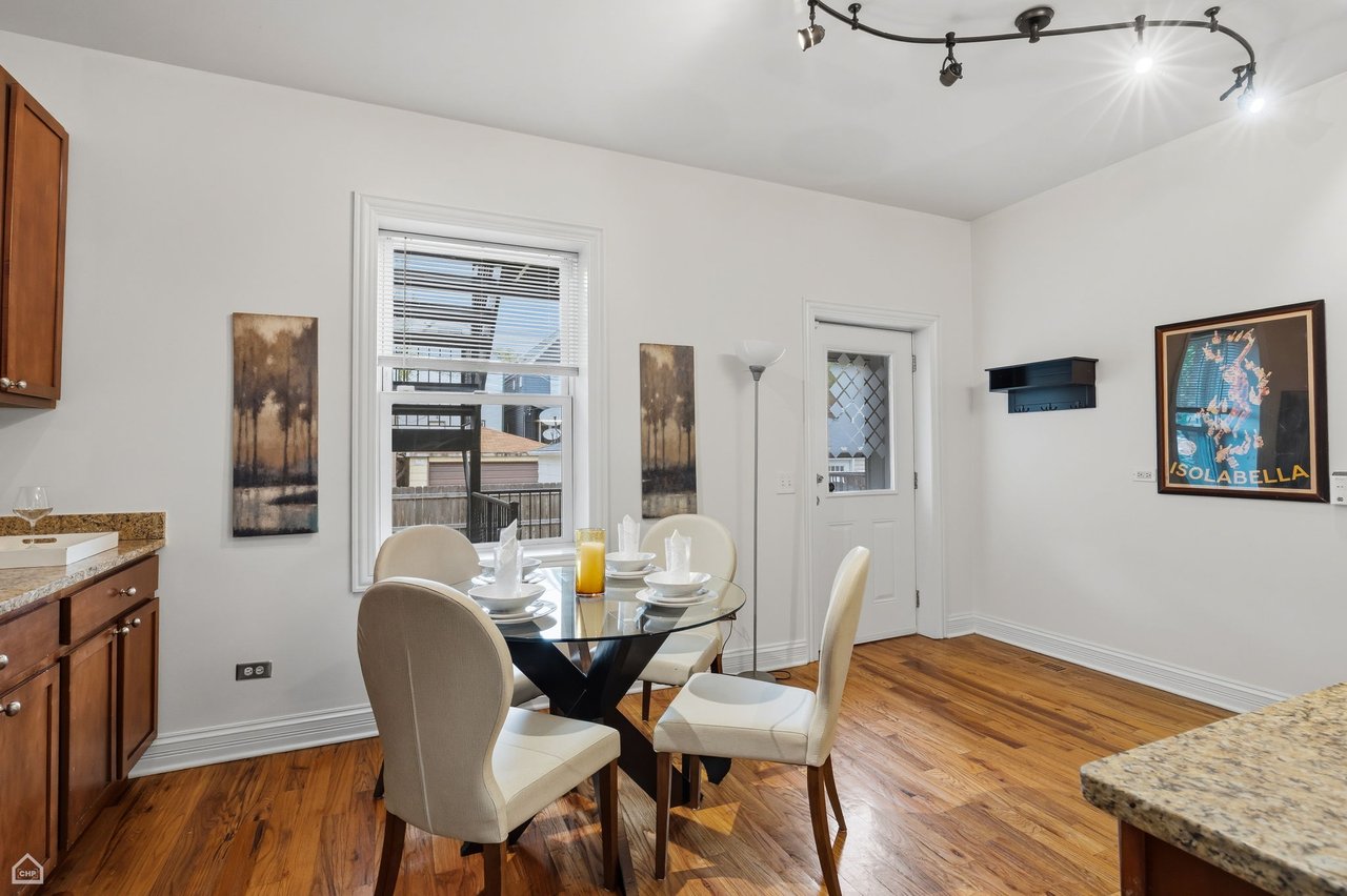 Roscoe Village 3 Bedroom Rowhouse 