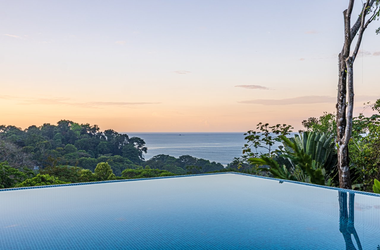 Luxury Hotel Boutique with Ocean Views | Walking distance to the beach | 13.2 Acres