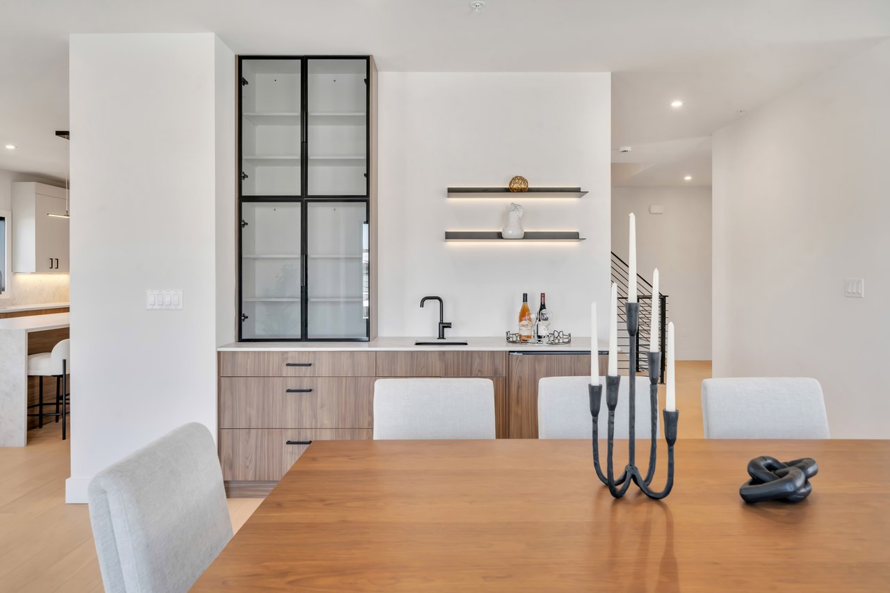 2220 Mackay Avenue B