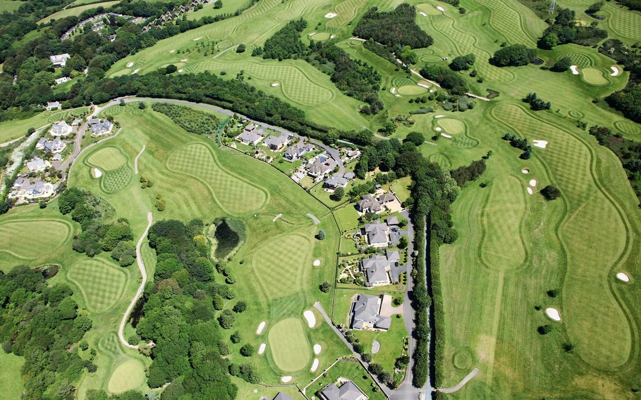 What to Look for When Buying in a Golf Community