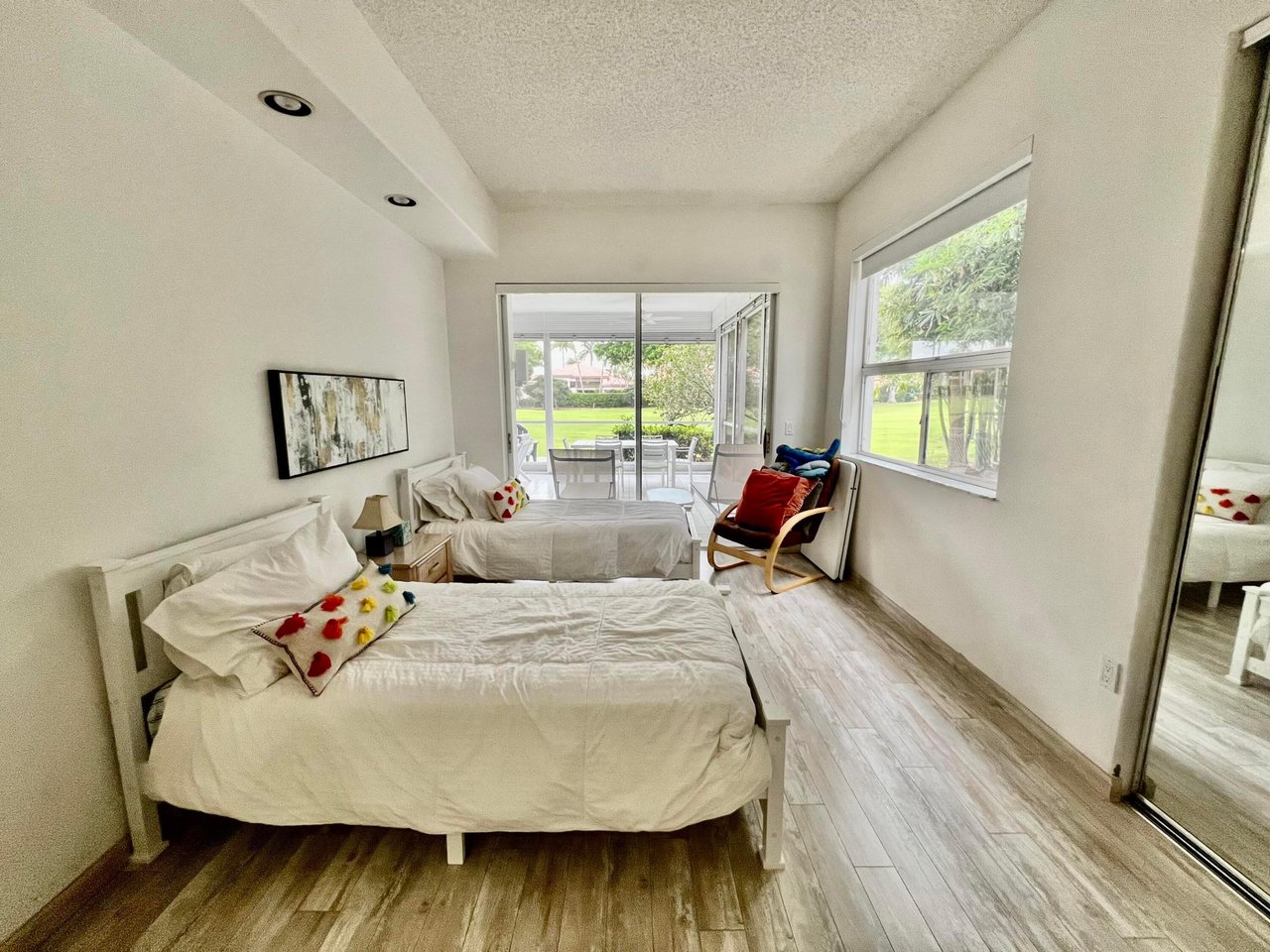 2431 NW 59th St 404