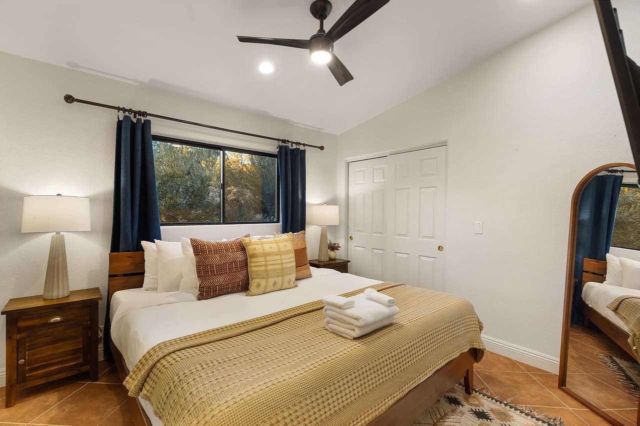 Splendor-Close to town, Huge Spa/Game Rm/Free Pets!