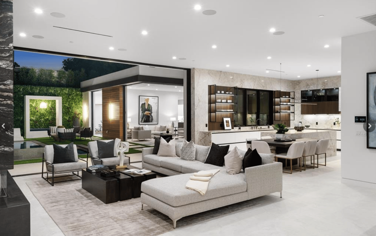 10052 Hillgrove Drive