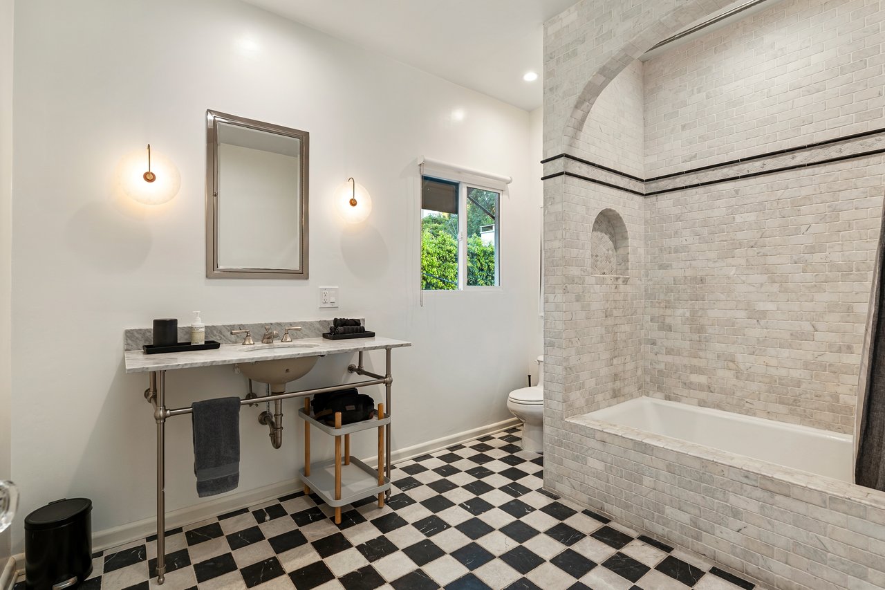 1512 Sunset Plaza Dr, Sunset Strip