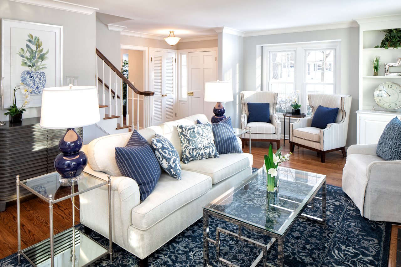 19100 Azure Road | Deephaven