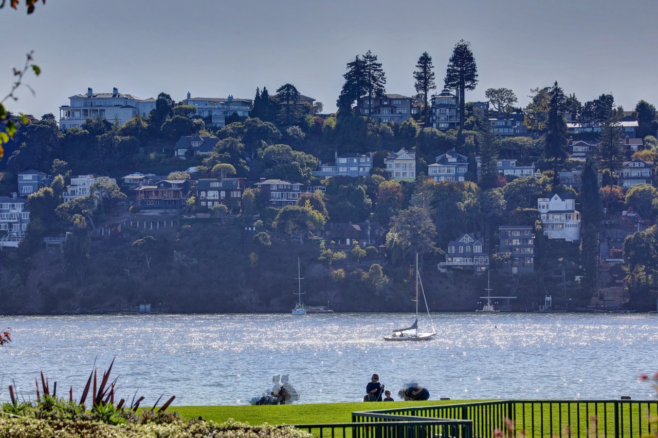 Luxury Condominium by the Bay