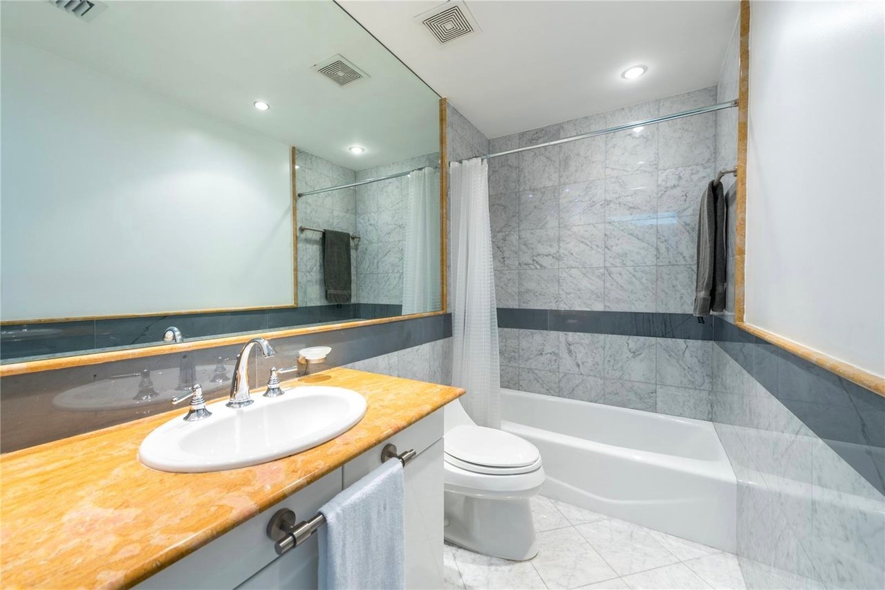 520 WEST AVE #1405