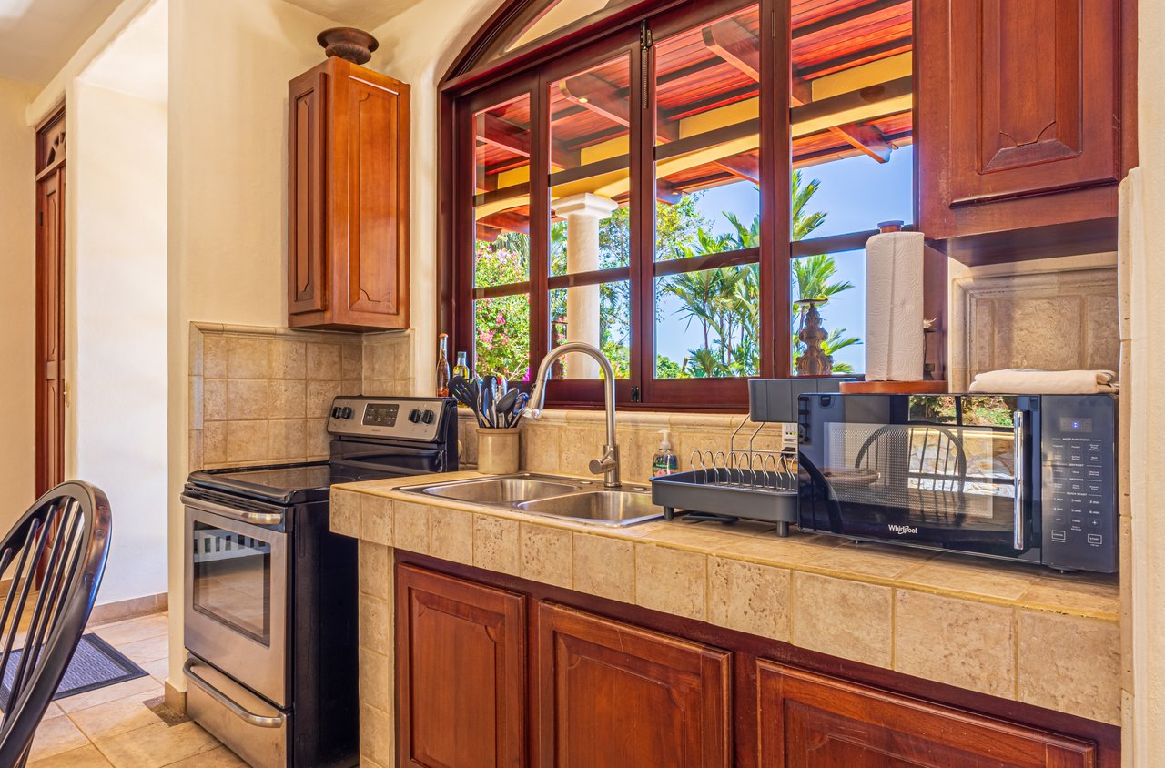 Nido Escondido, Playa Dominical