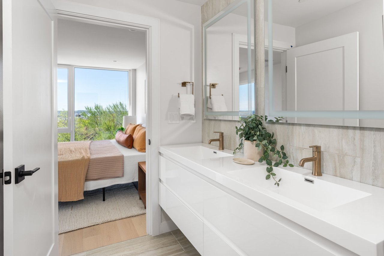 Somerville-125 Lowell St - The Belmont