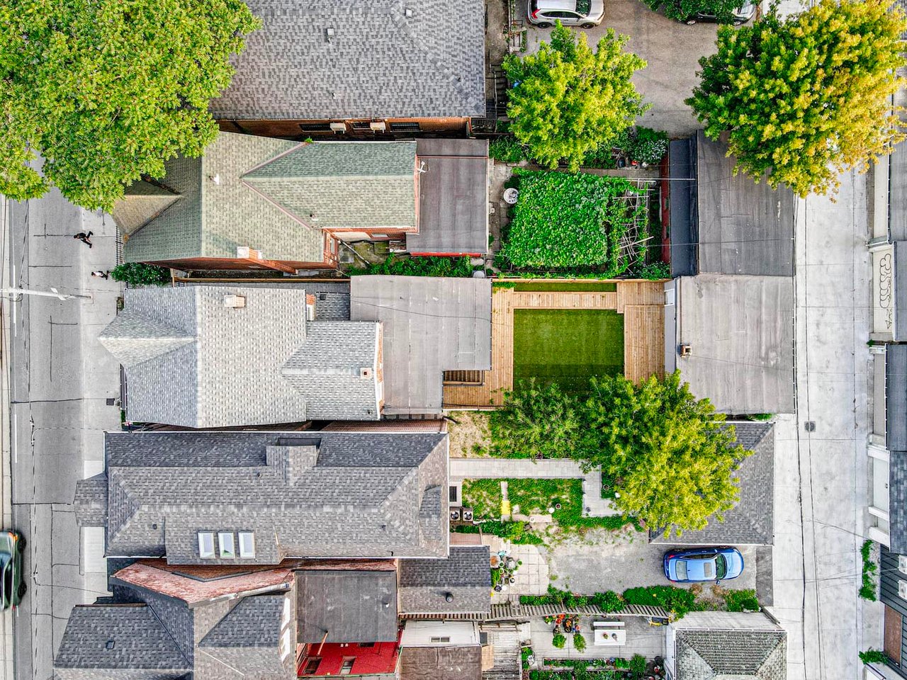 290 Bathurst St