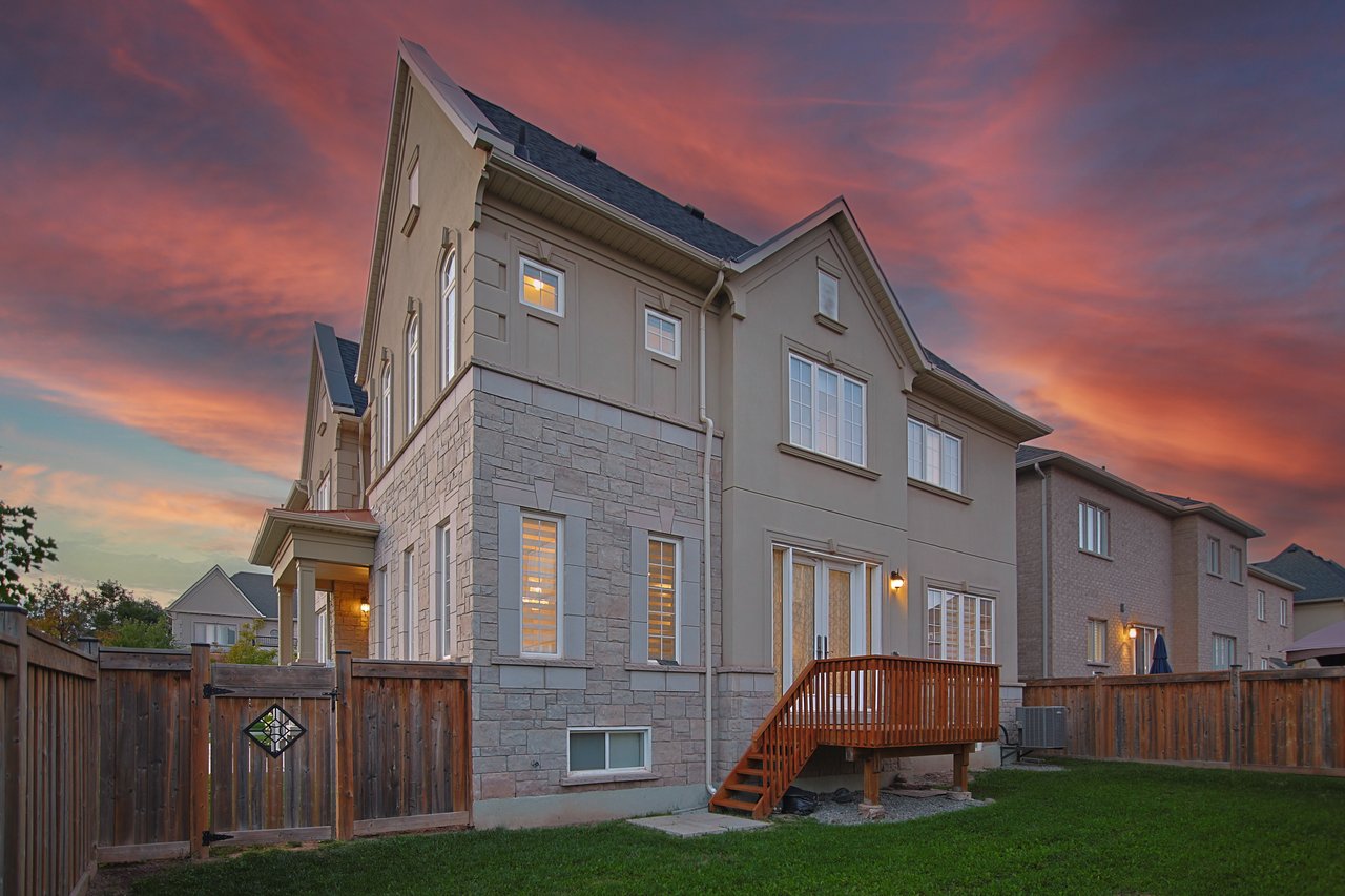 2163 Vineland Crescent, Oakville