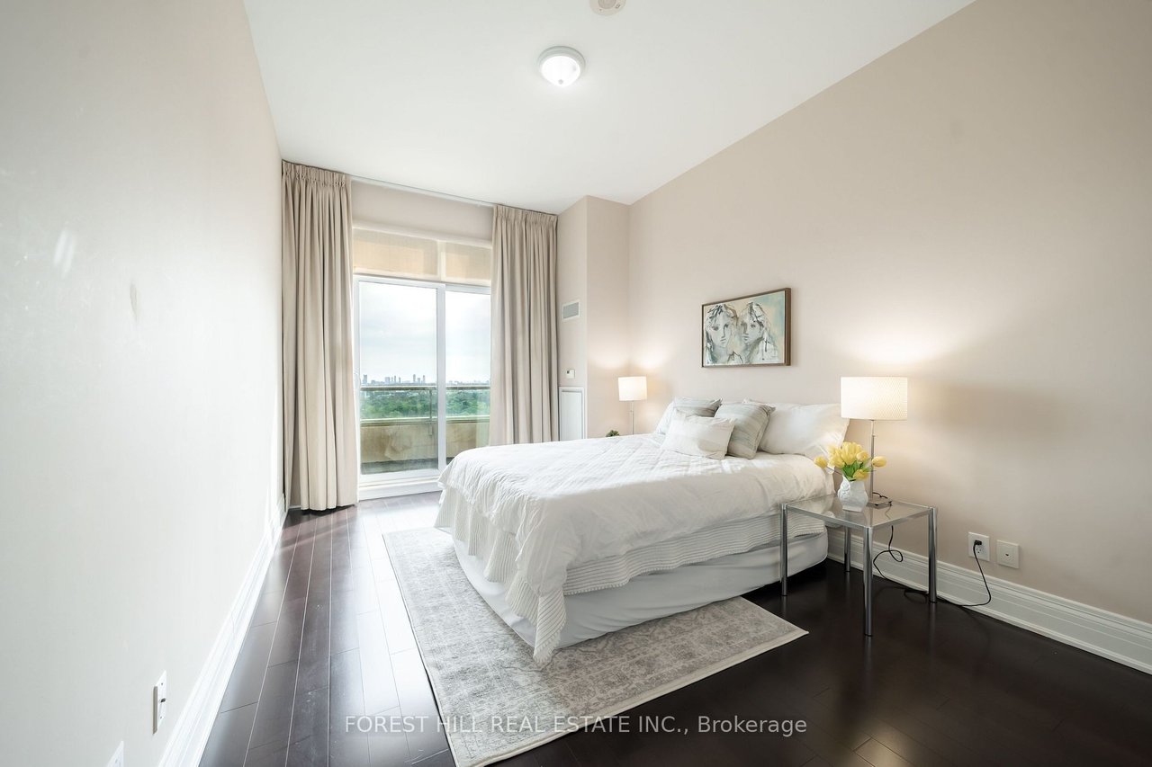 LIVING IN ARIA PENTHOUSES