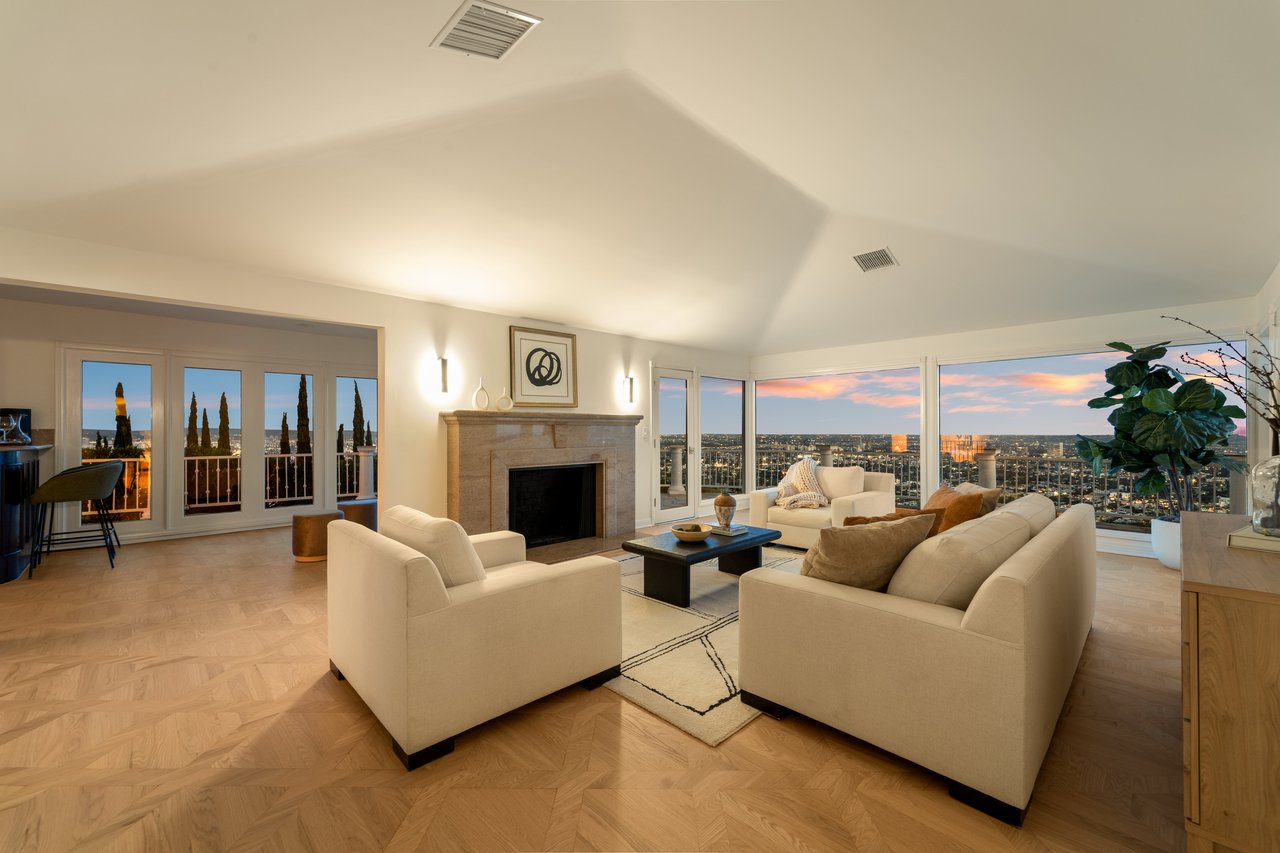 8527 Hedges Way, Hollywood Hills