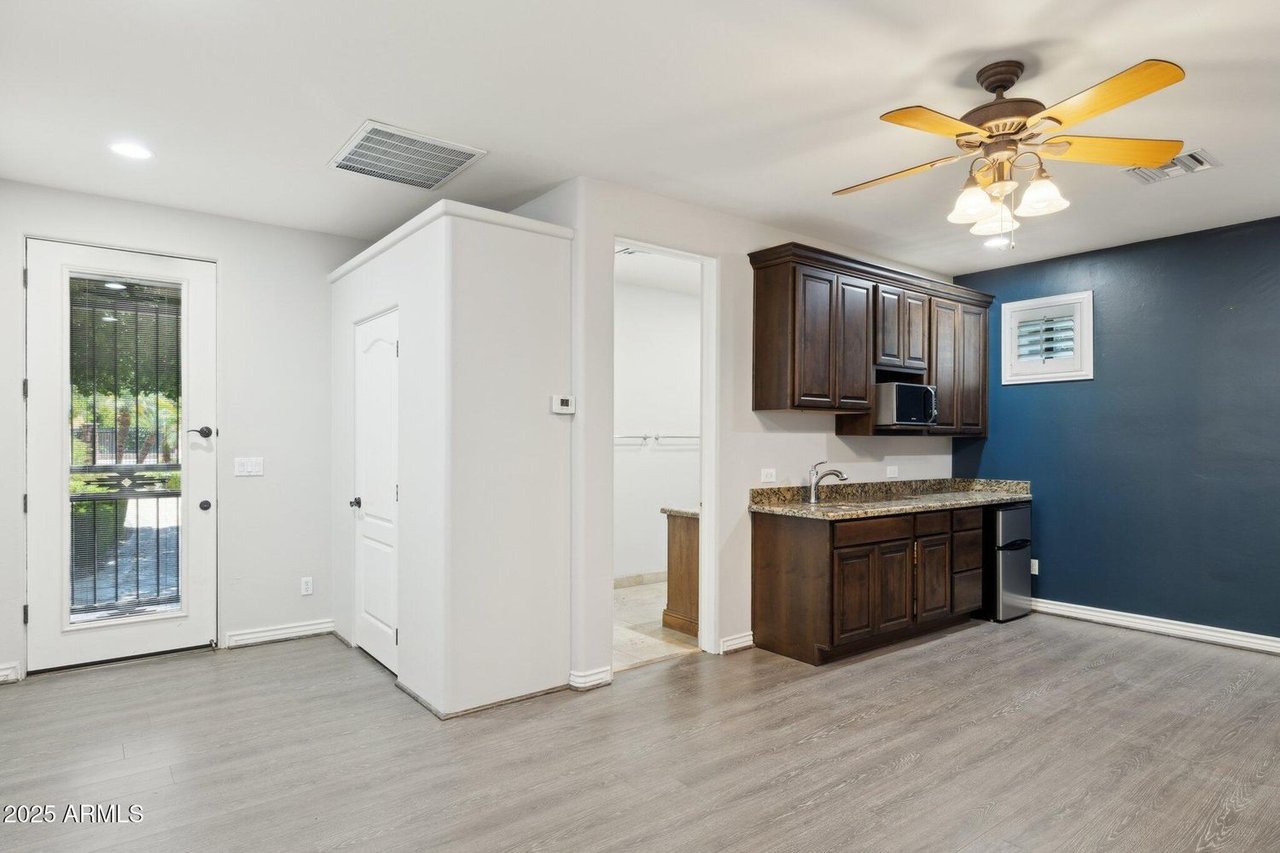 3731 E Halifax Cir 85205