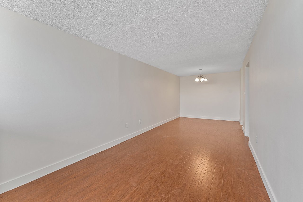 10330 Yonge Street W 707