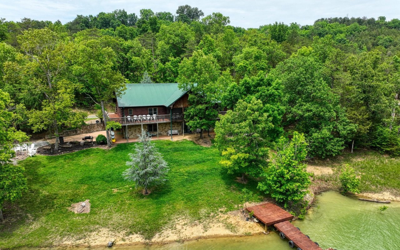 Wallace Luxury Spotlight | 3725 Island View Road Way Sevierville, TN 37876