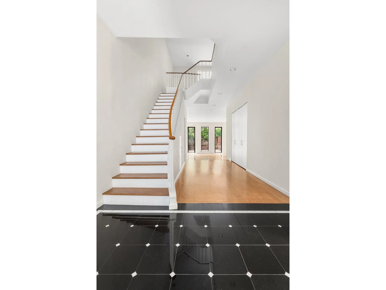 232 E 67th St Maisonette