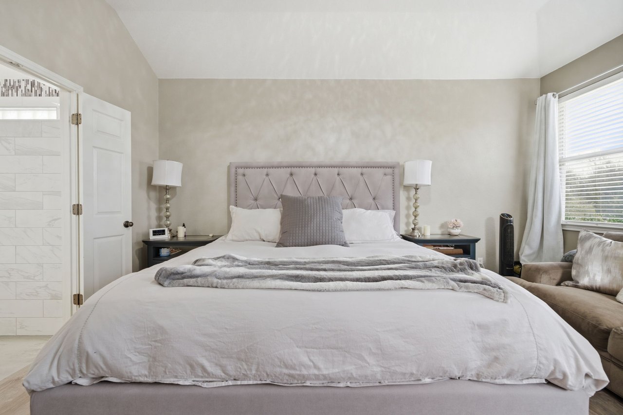 Elegantly Updated Lakeway Retreat w/ New Roof