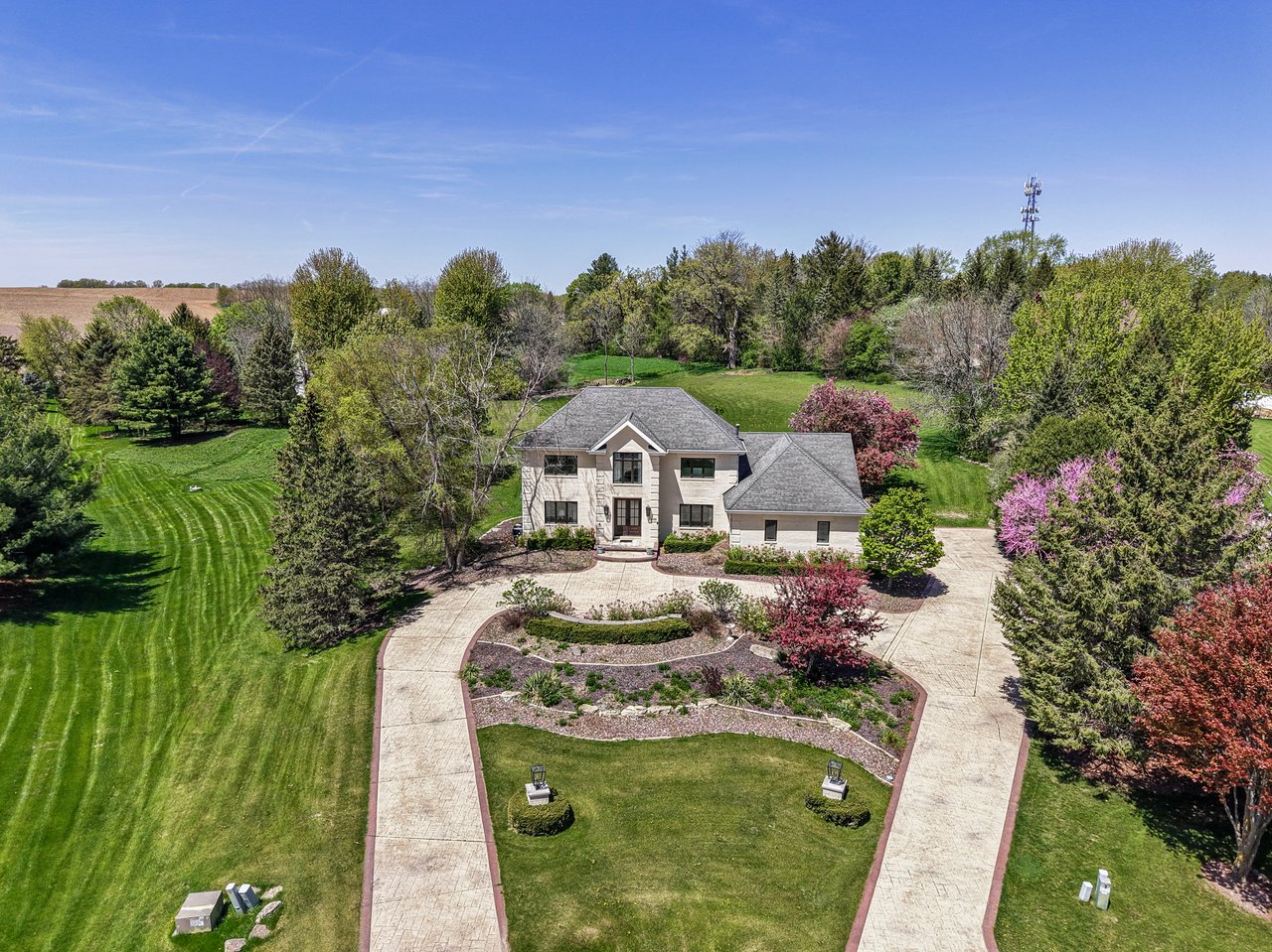Modern Luxury, In Middleton