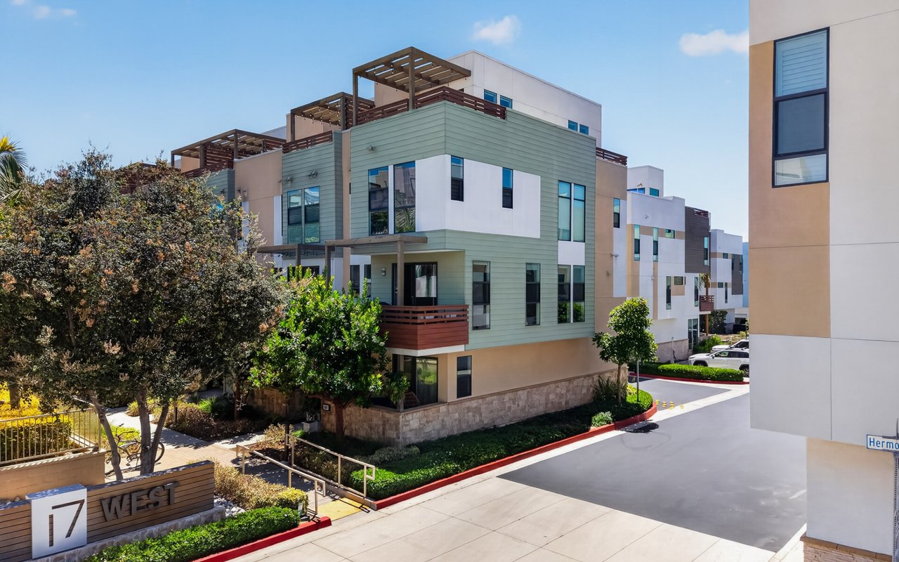1687 Grand View