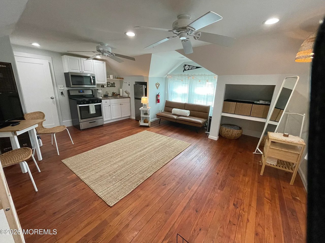 205 1/2 Euclid Ave