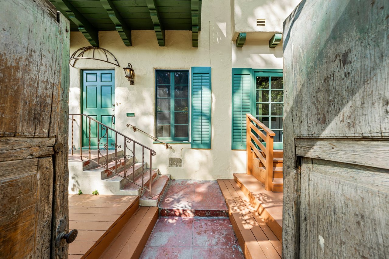 9027 Alden Dr, West Hollywood Adjacent