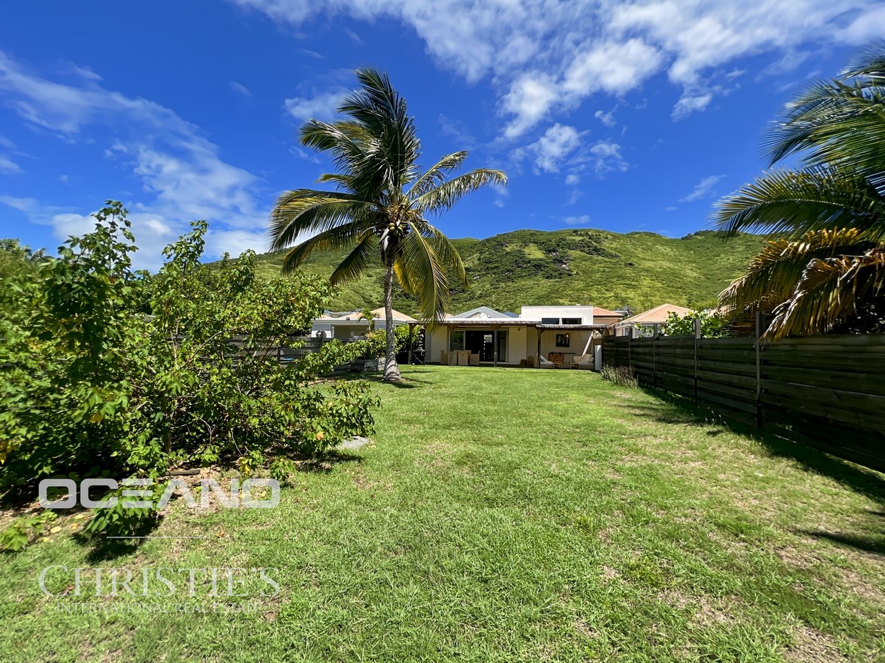 3 BEDROOMS - LARGE GARDEN - CUL DE SAC