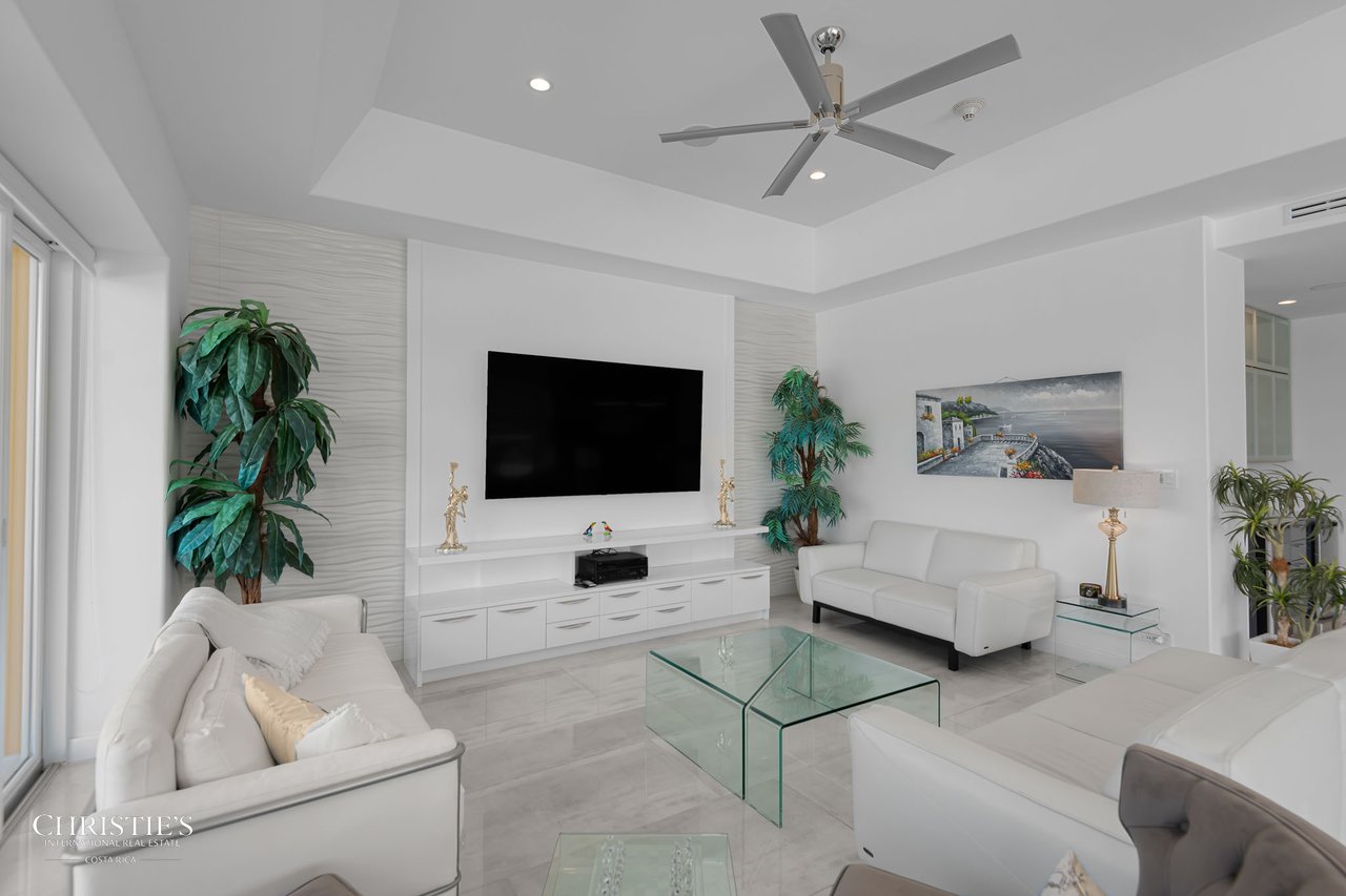 Vista Las Palmas – Executive Oceanfront Penthouse 11B