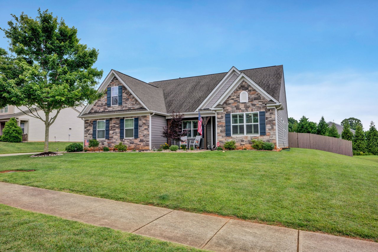 246 Bushney Loop