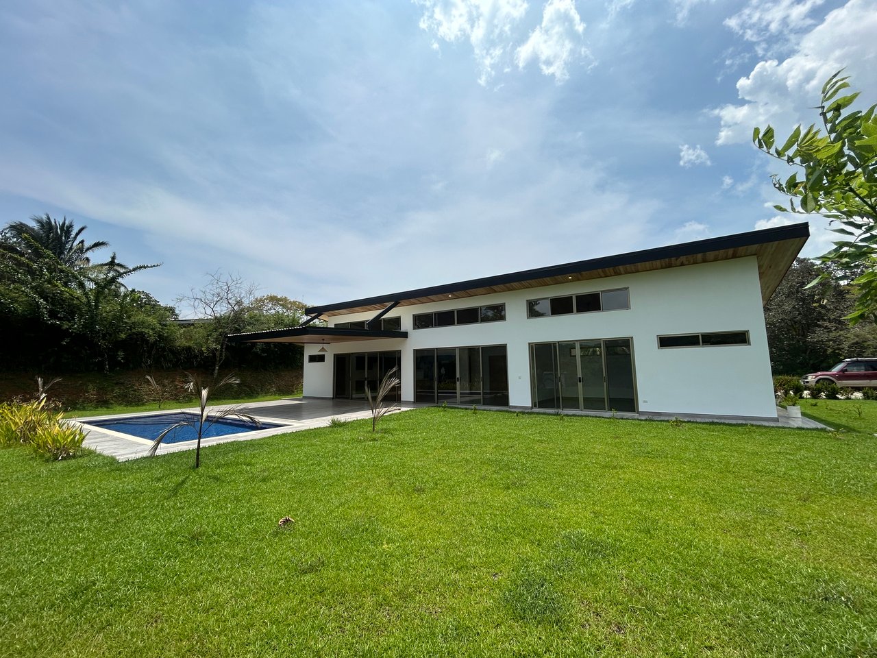 Modern Homes for Sale in Ojochal – El Tucán Paradise | Gated Community Costa Rica
