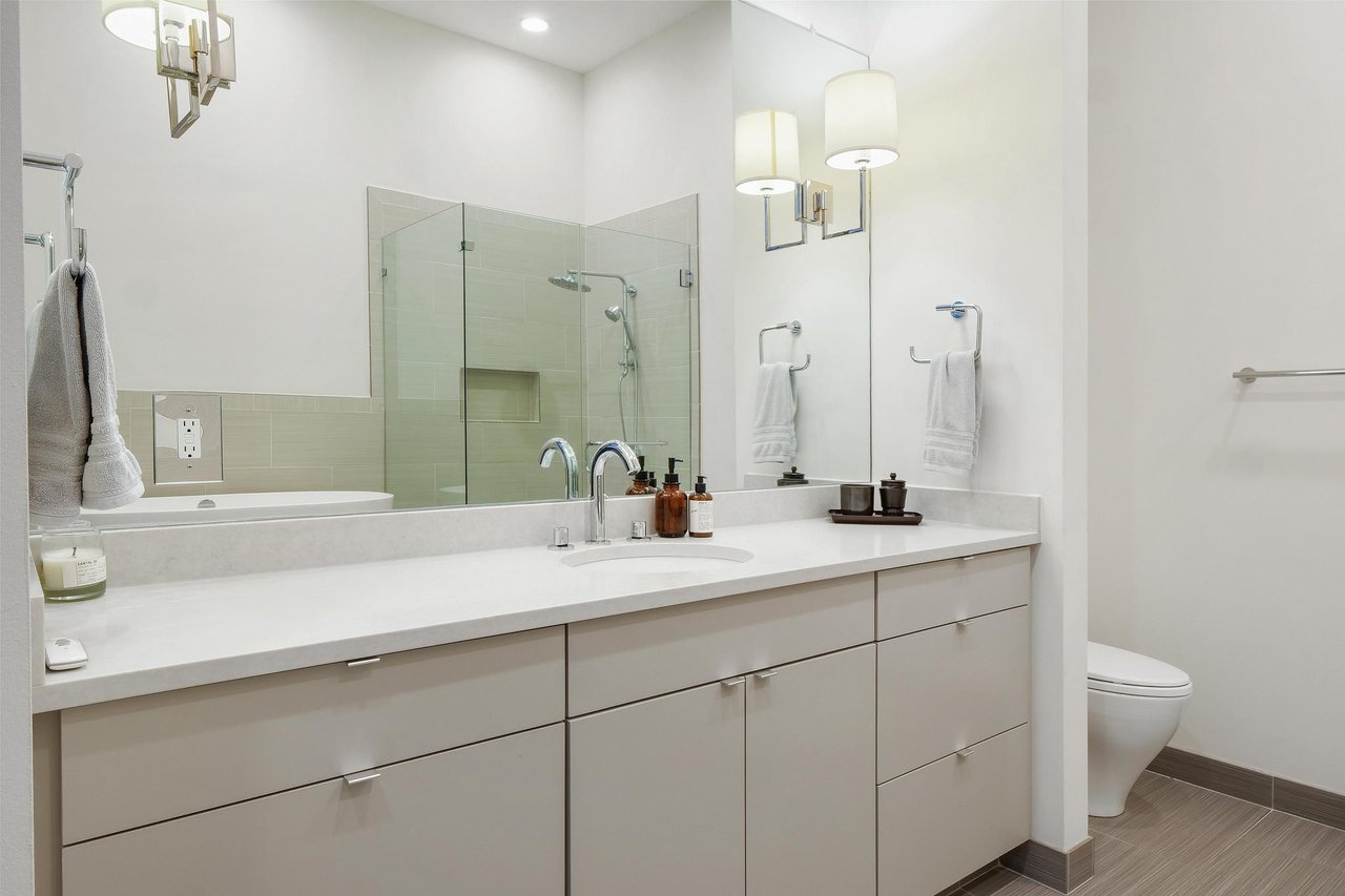555 E 5th St, Unit 3022