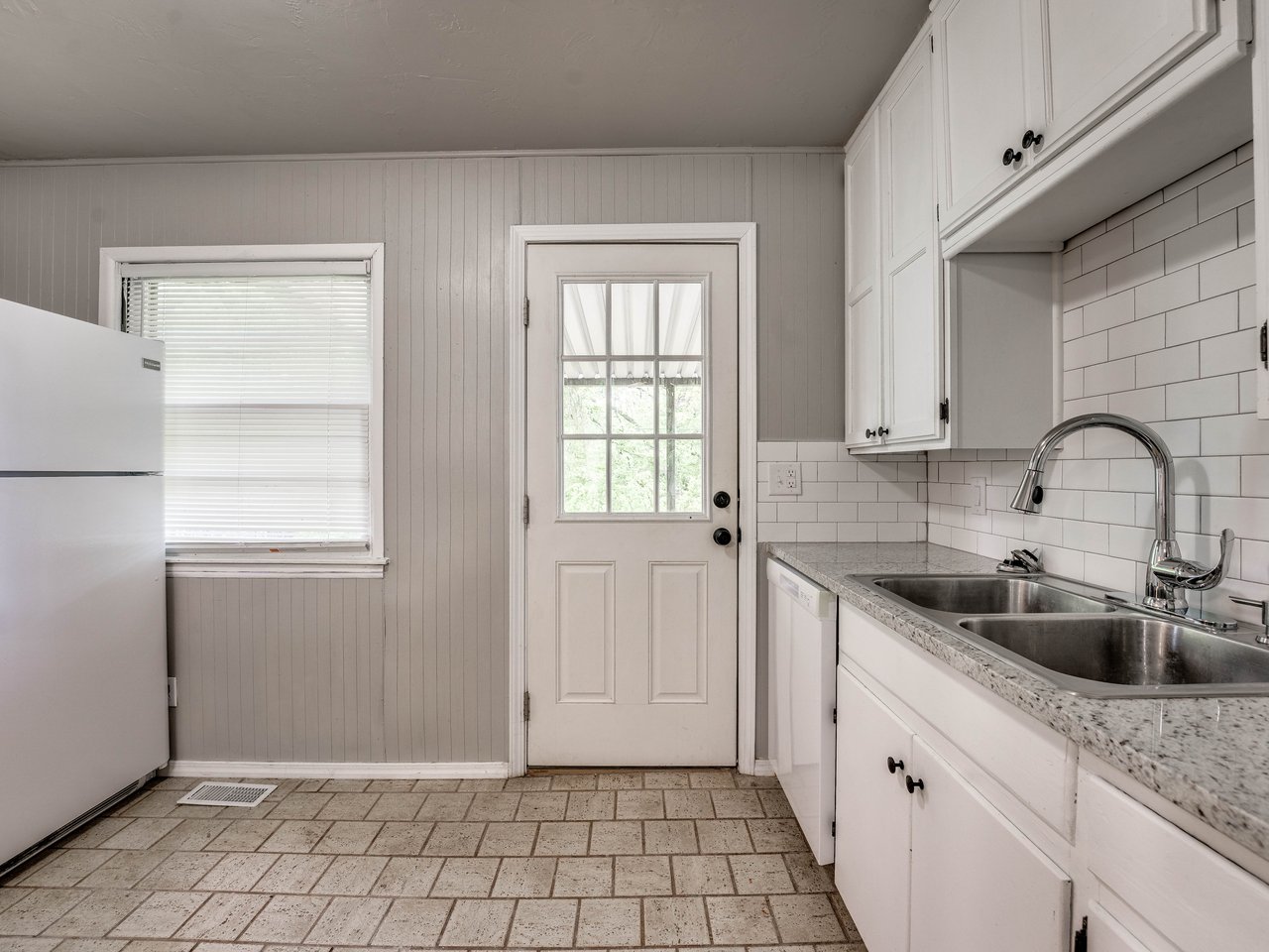 1313 Laverne