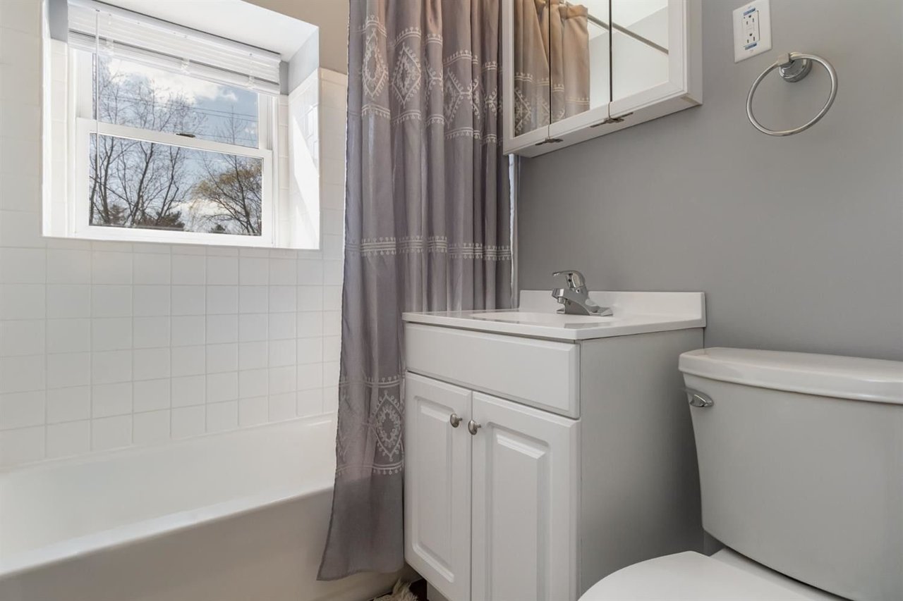 618-622 N Shelby Pl, Hobart, IN