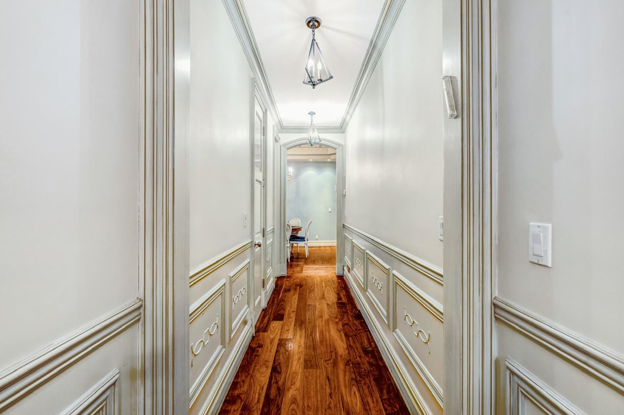 850 E 23rd Street private house