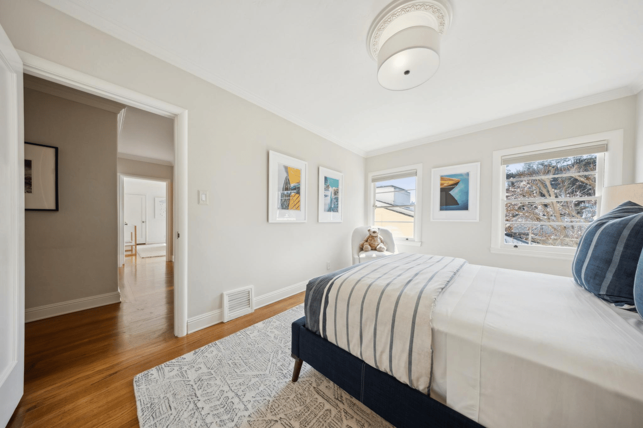 215 Julia Ave