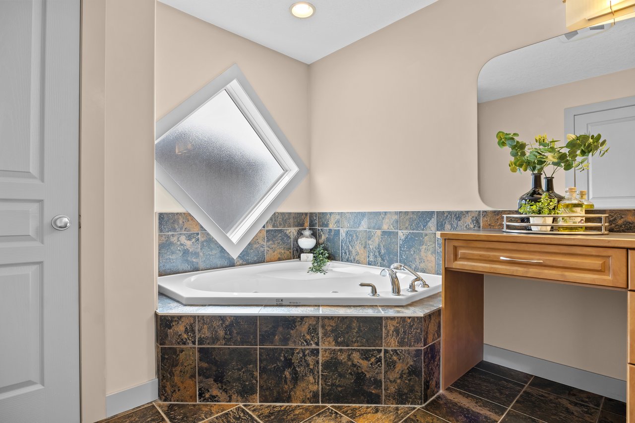 139 Tuscany Ridge Close NW