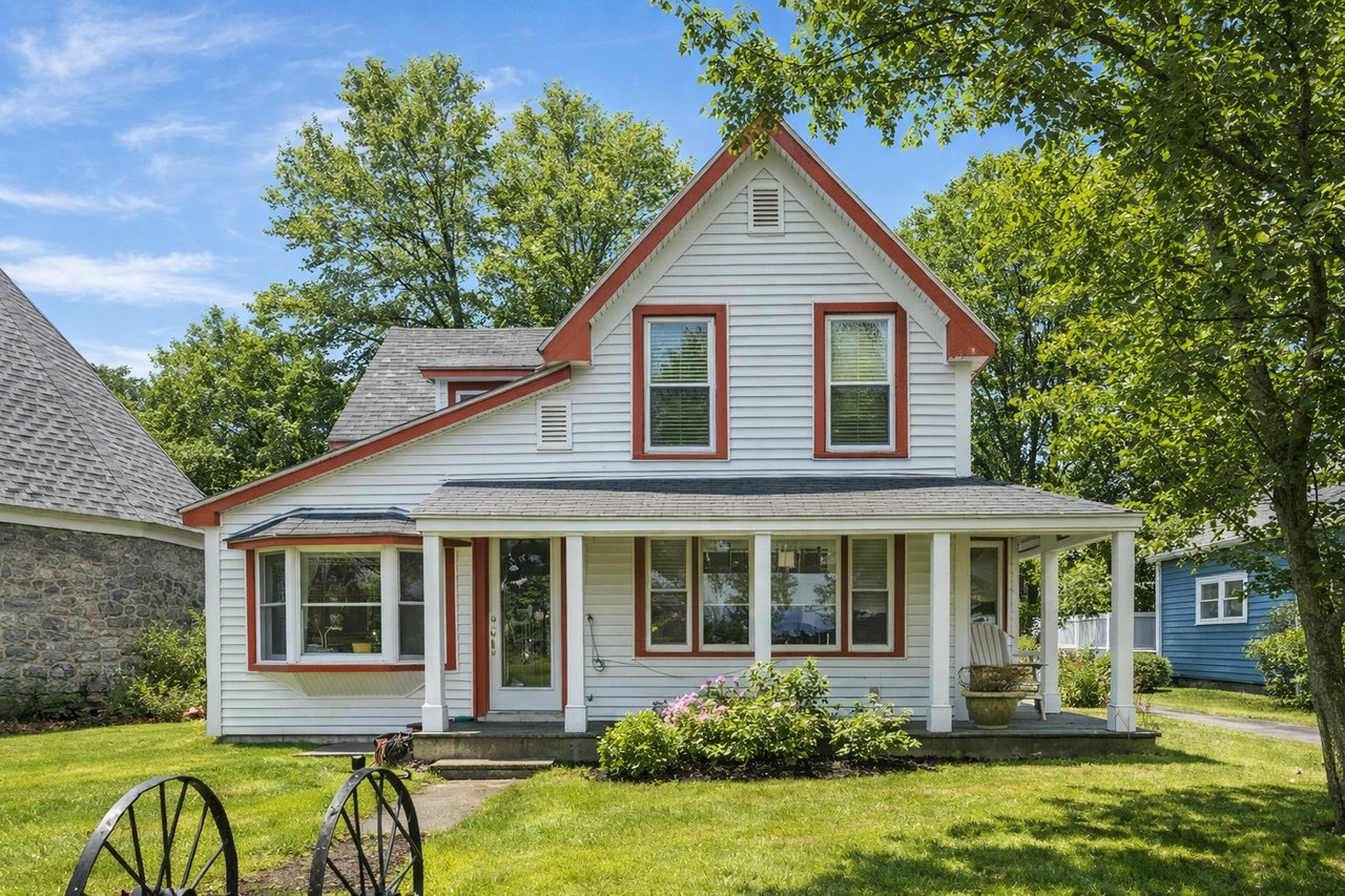 Move-up buyer in Ayer MA sold with Melissa Clark Realtor