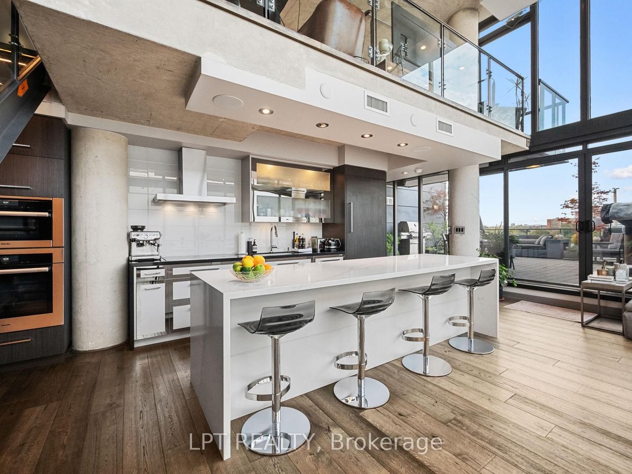 PENTHOUSE LUXURY IN KING WEST