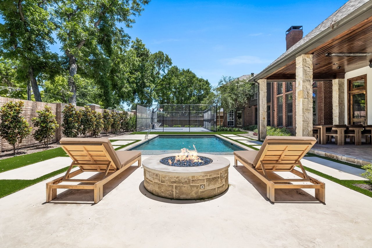 5620 Walnut Springs Ct