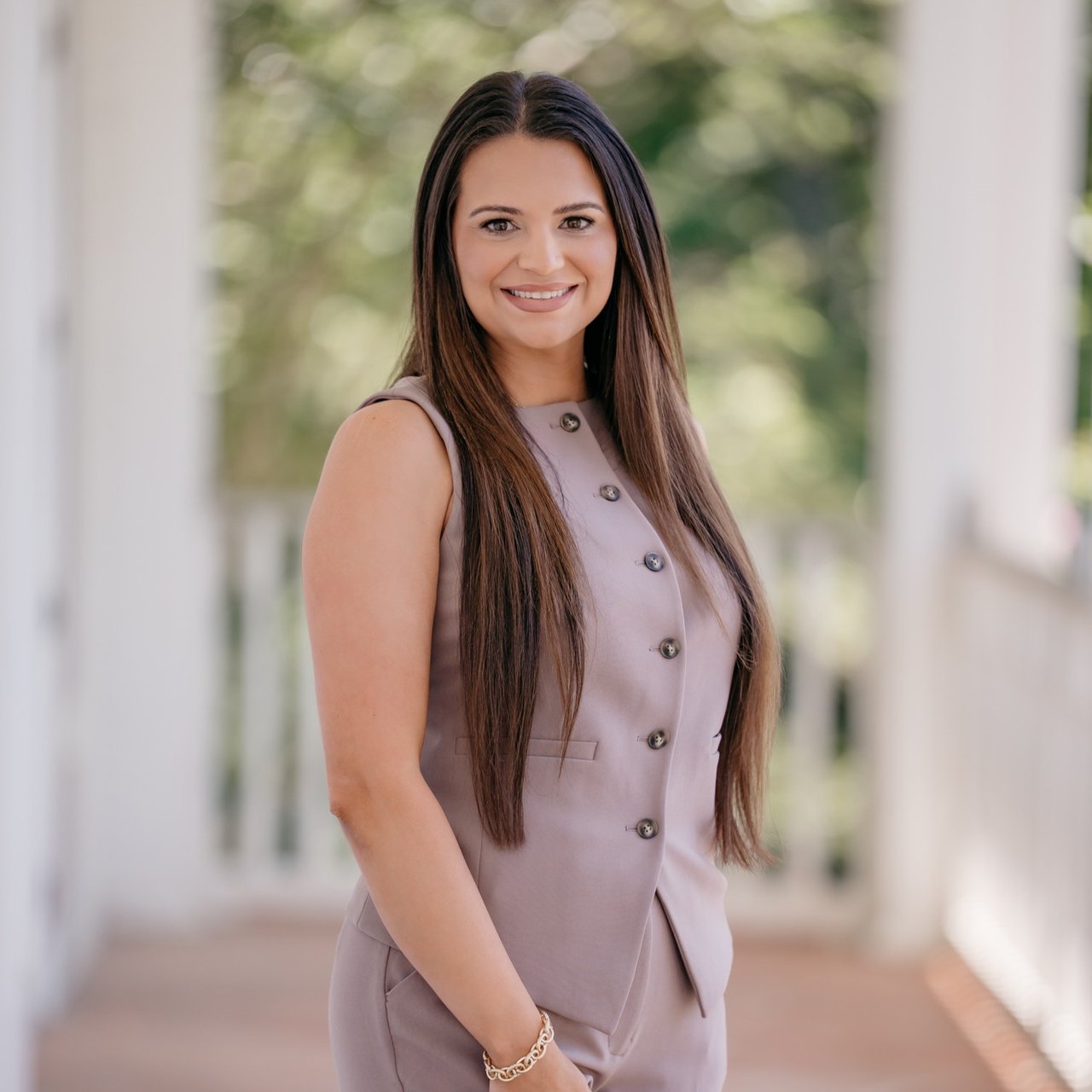 Valarie Robin Opelousas, LA Real Estate Agent Headshot