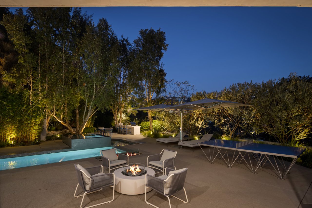 8080 Laurel View Dr, Hollywood Hills 