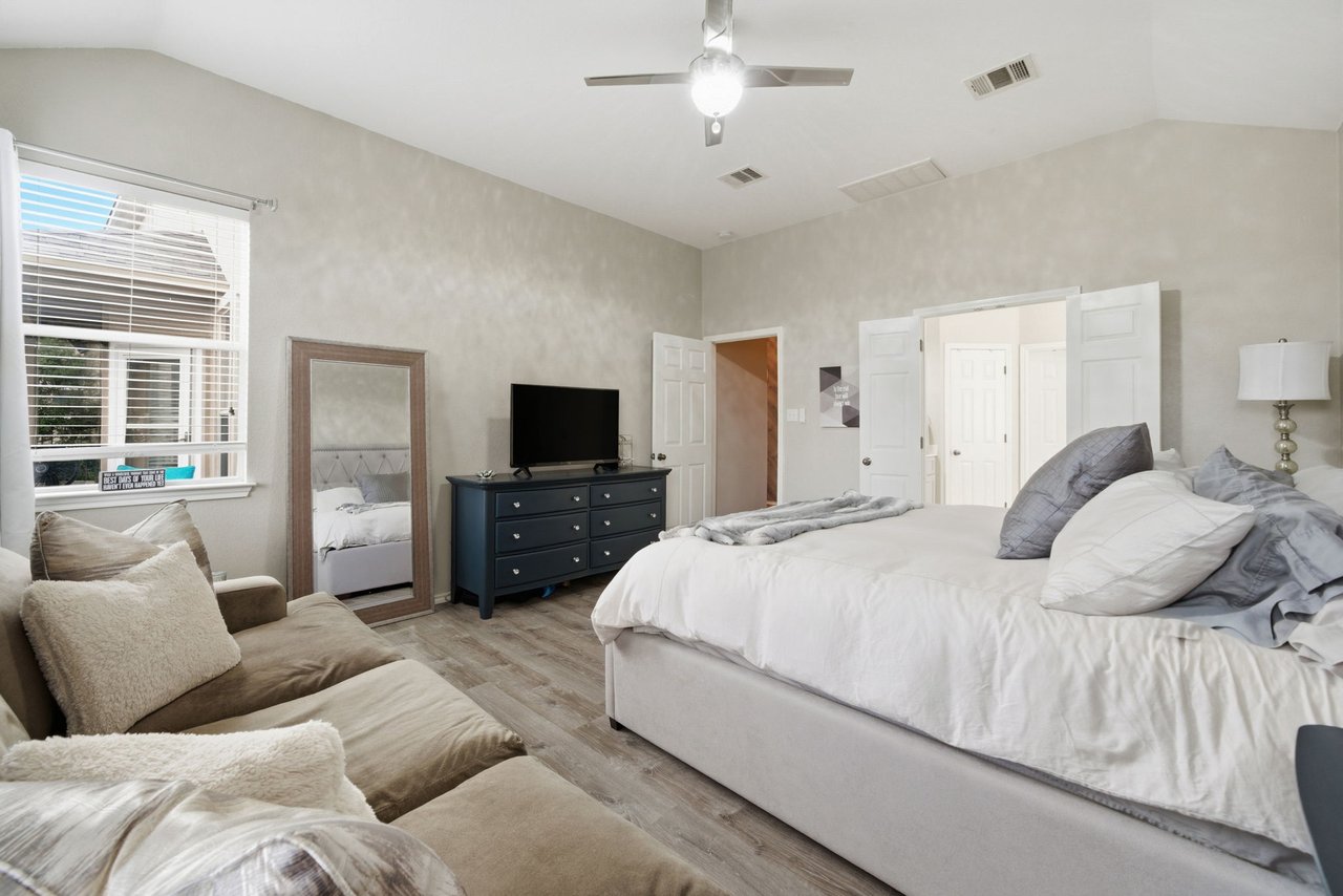 Elegantly Updated Lakeway Retreat w/ New Roof