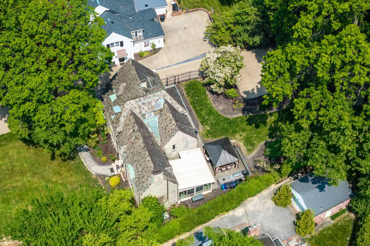 694 Valleyview Road