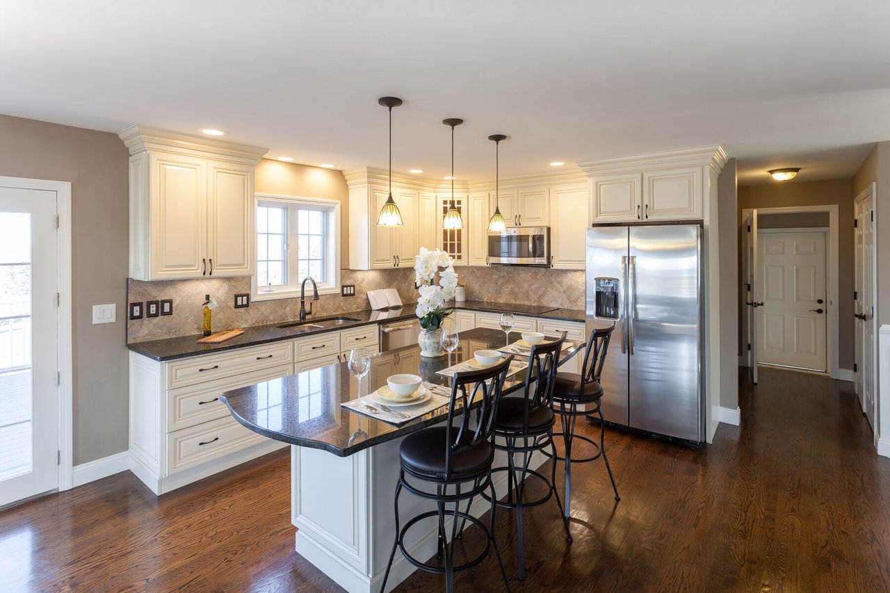 Maximize Your Home’s Appeal: 5 Staging Tips for Impressing Potential Buyers
