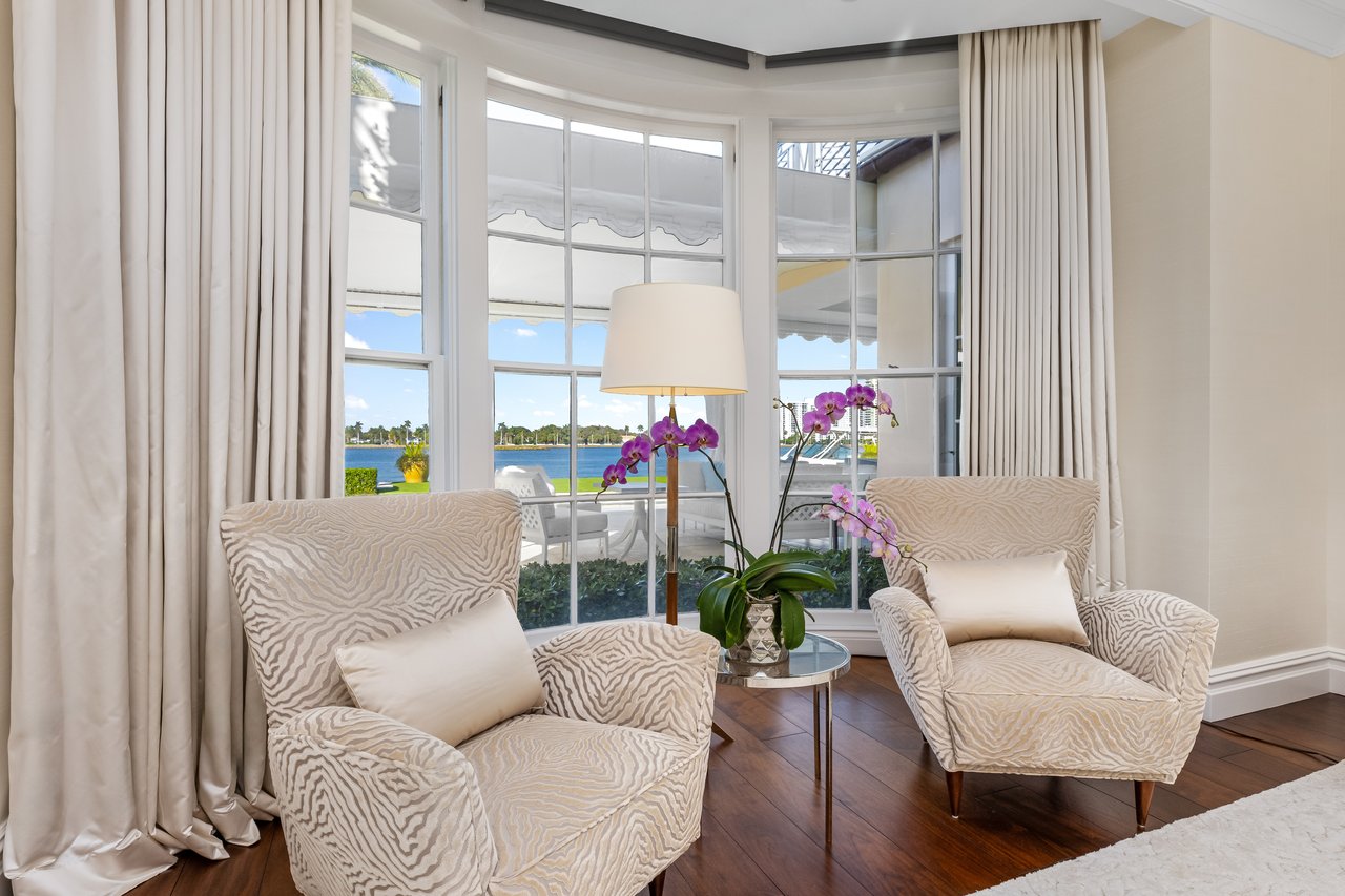 Georgian Waterfront Mansion on Everglades Island