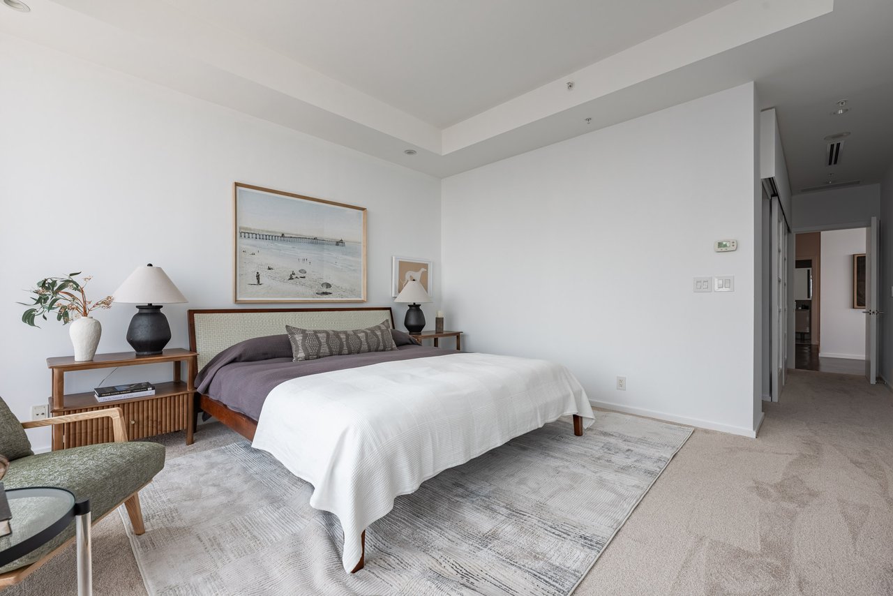 Suite 6104- 180 University Avenue